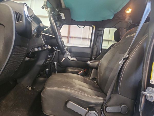2017 JEEP WRANGLER UNLIMITED Unlimited Sahara — DENT