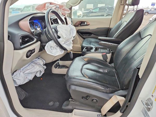 2017 CHRYSLER PACIFICA