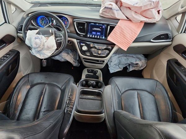 2017 CHRYSLER PACIFICA