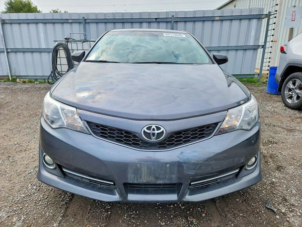 2013 TOYOTA CAMRY