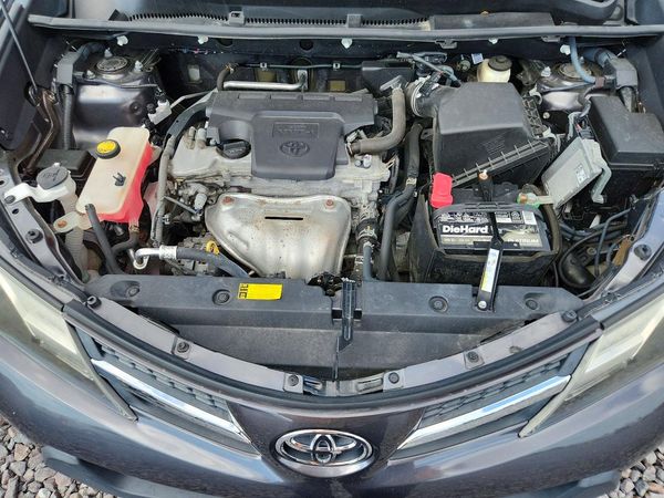 2014 TOYOTA RAV4 Sports — Engine bay