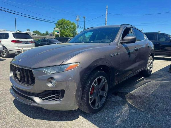 2018 MASERATI LEVANTE Sport