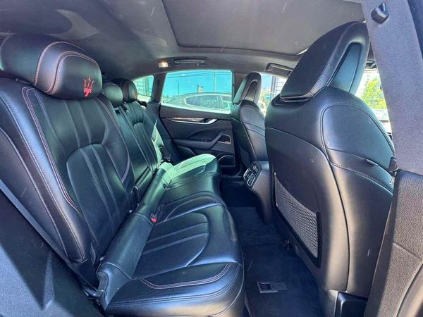 2018 MASERATI LEVANTE Sport