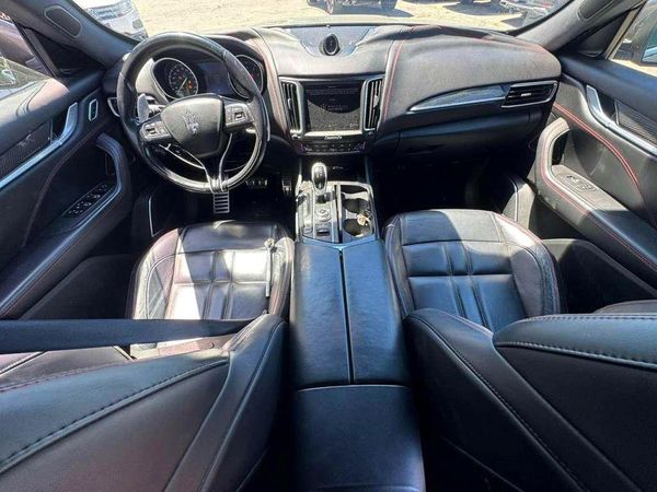 2018 MASERATI LEVANTE Sport
