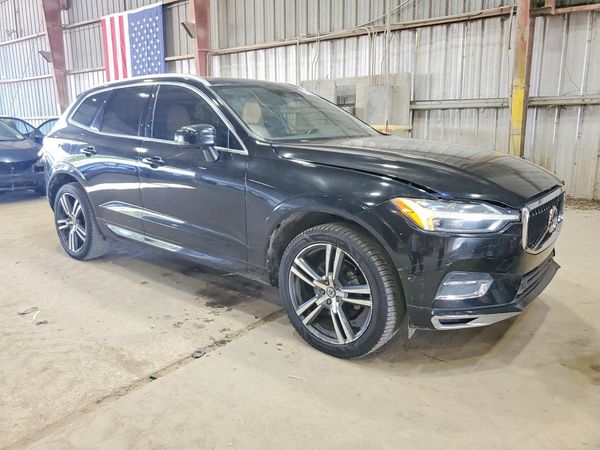 2019 VOLVO XC60 Momentum