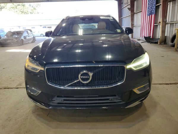 2019 VOLVO XC60 Momentum