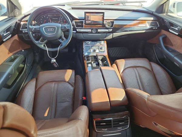 2017 AUDI A8 quattro L