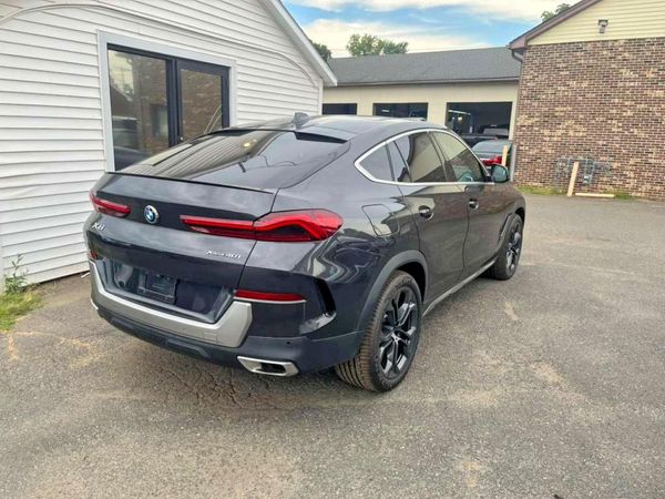 2023 BMW X6 xDrive40i