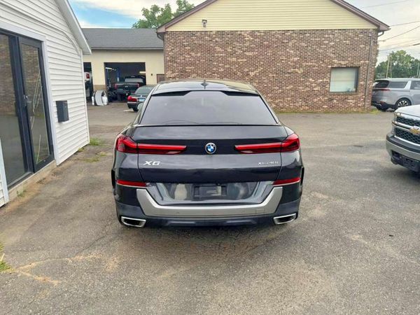2023 BMW X6 xDrive40i