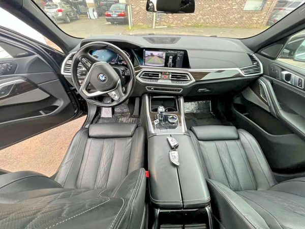 2023 BMW X6 xDrive40i