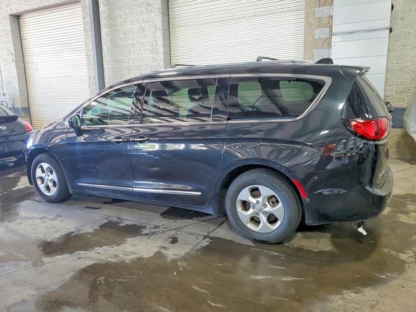2017 CHRYSLER PACIFICA Touring L Plus