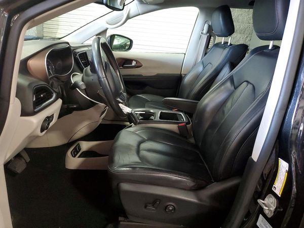 2017 CHRYSLER PACIFICA Touring L Plus