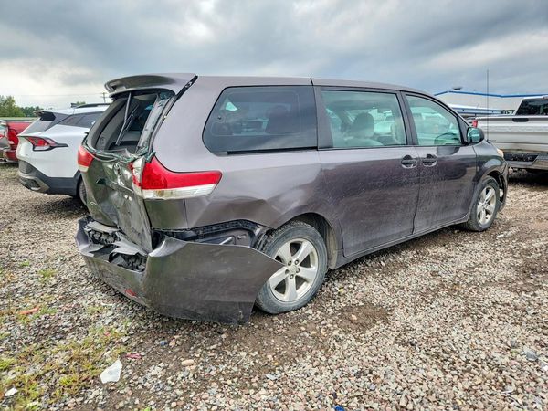 2014 TOYOTA SIENNA
