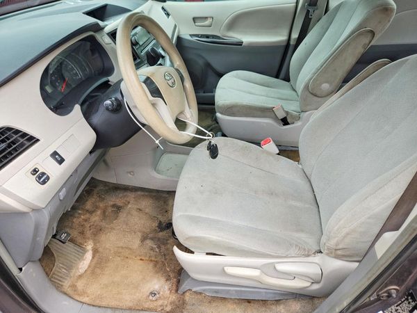 2014 TOYOTA SIENNA