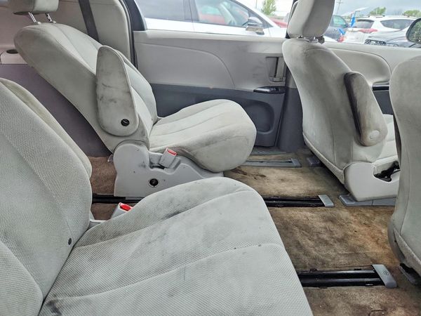 2014 TOYOTA SIENNA