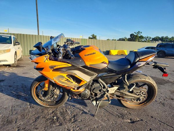 2025 KAWASAKI EX650