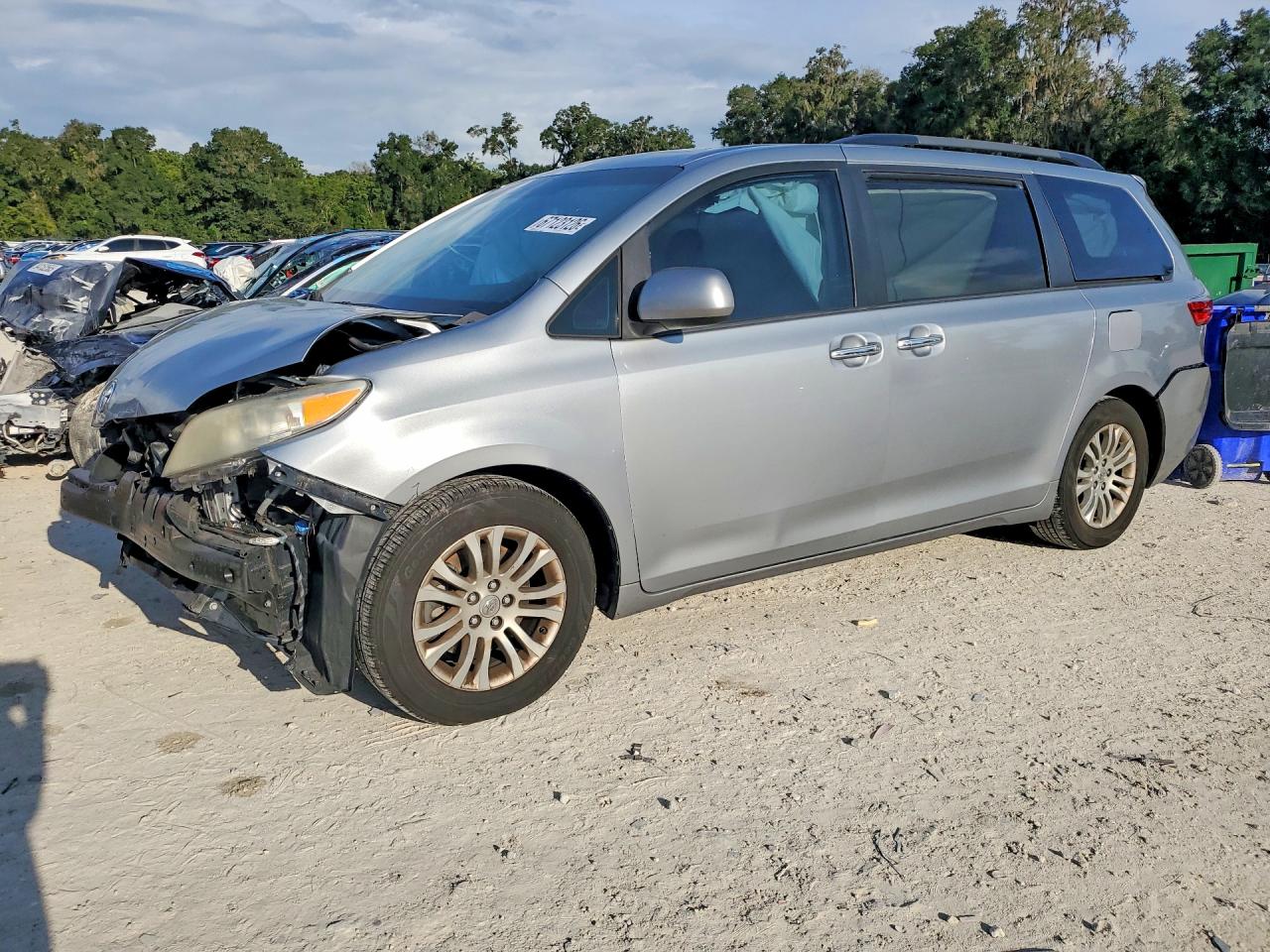 2015 TOYOTA SIENNA