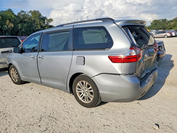2015 TOYOTA SIENNA