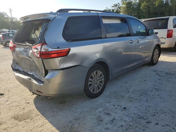 2015 TOYOTA SIENNA