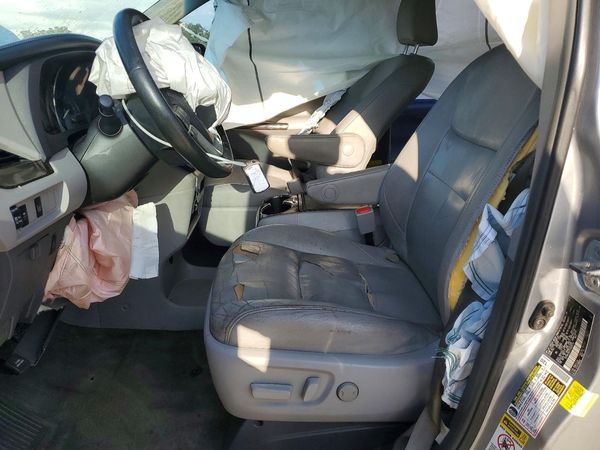2015 TOYOTA SIENNA