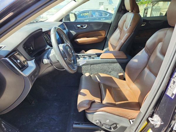 2019 VOLVO XC60