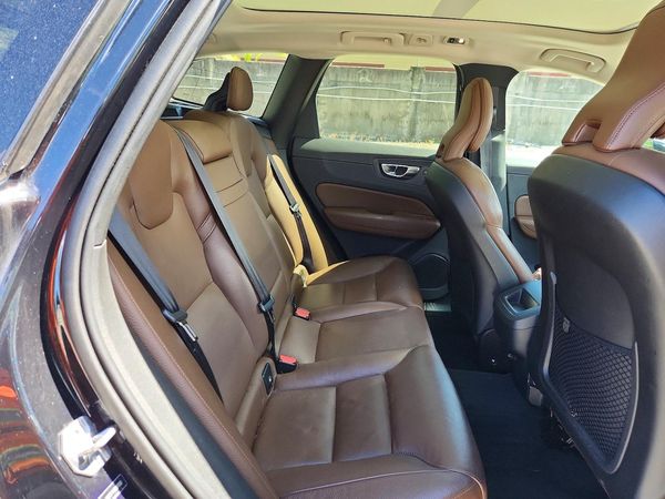 2019 VOLVO XC60