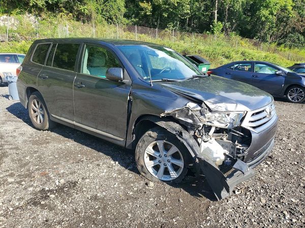 2012 TOYOTA HIGHLANDER Base/Hybrid — Passenger 3/4