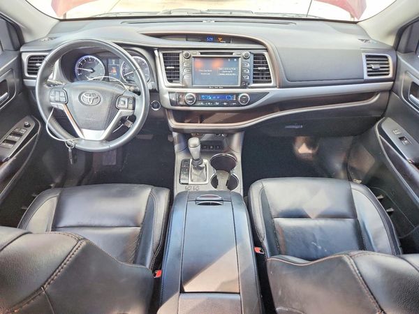 2016 TOYOTA HIGHLANDER