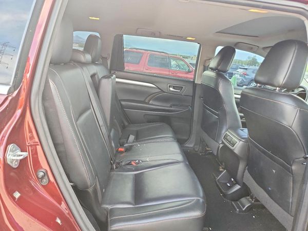 2016 TOYOTA HIGHLANDER