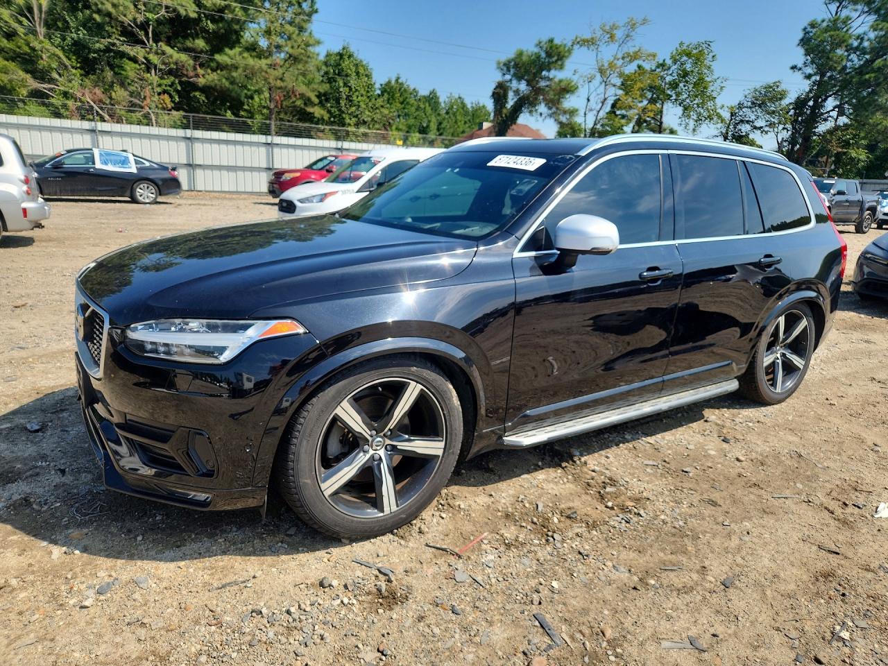 2016 VOLVO XC90 SVR5 R-Design — Front 3/4