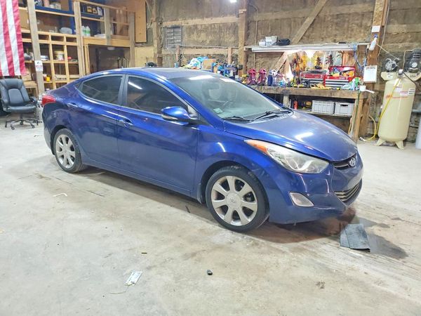 2013 HYUNDAI ELANTRA