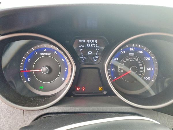 2013 HYUNDAI ELANTRA