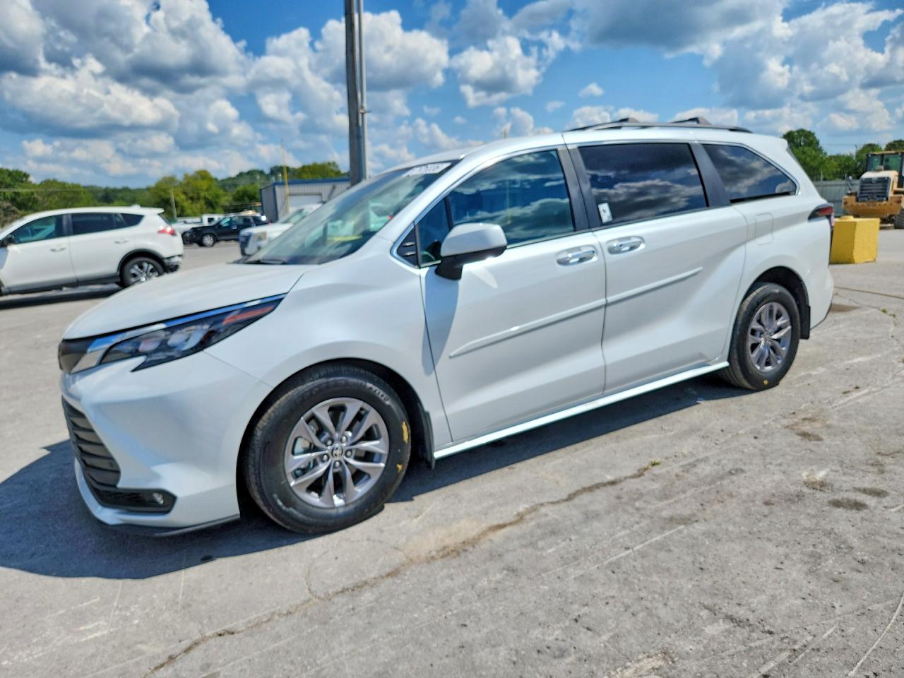 2026 TOYOTA SIENNA