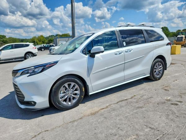 2026 TOYOTA SIENNA
