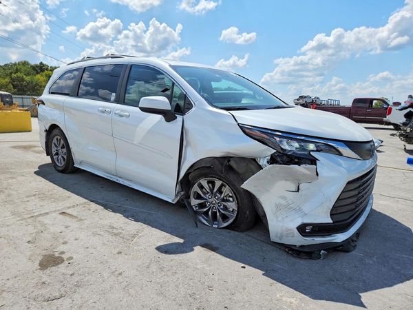 2026 TOYOTA SIENNA