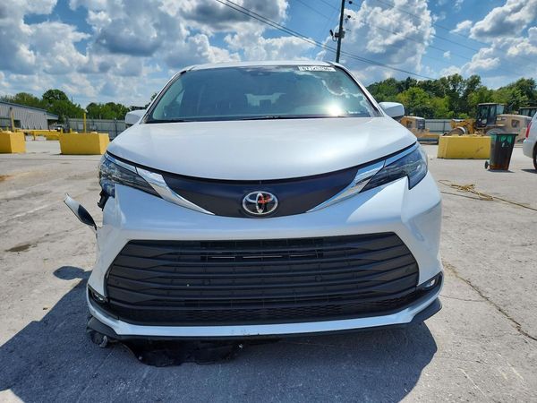 2026 TOYOTA SIENNA
