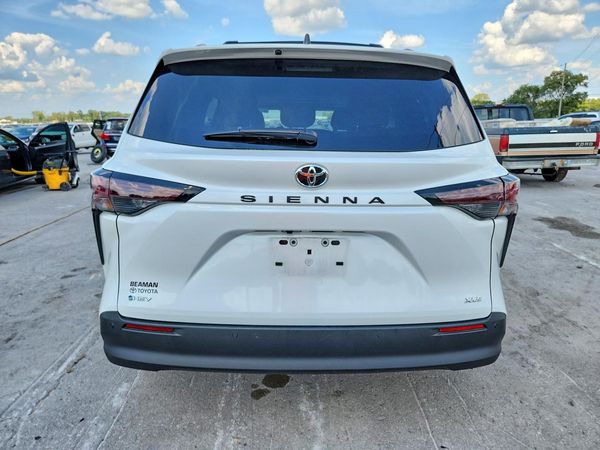 2026 TOYOTA SIENNA