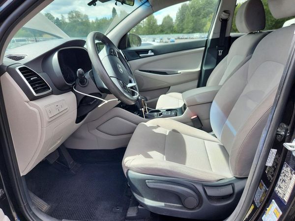 2021 HYUNDAI TUCSON SE — DENT