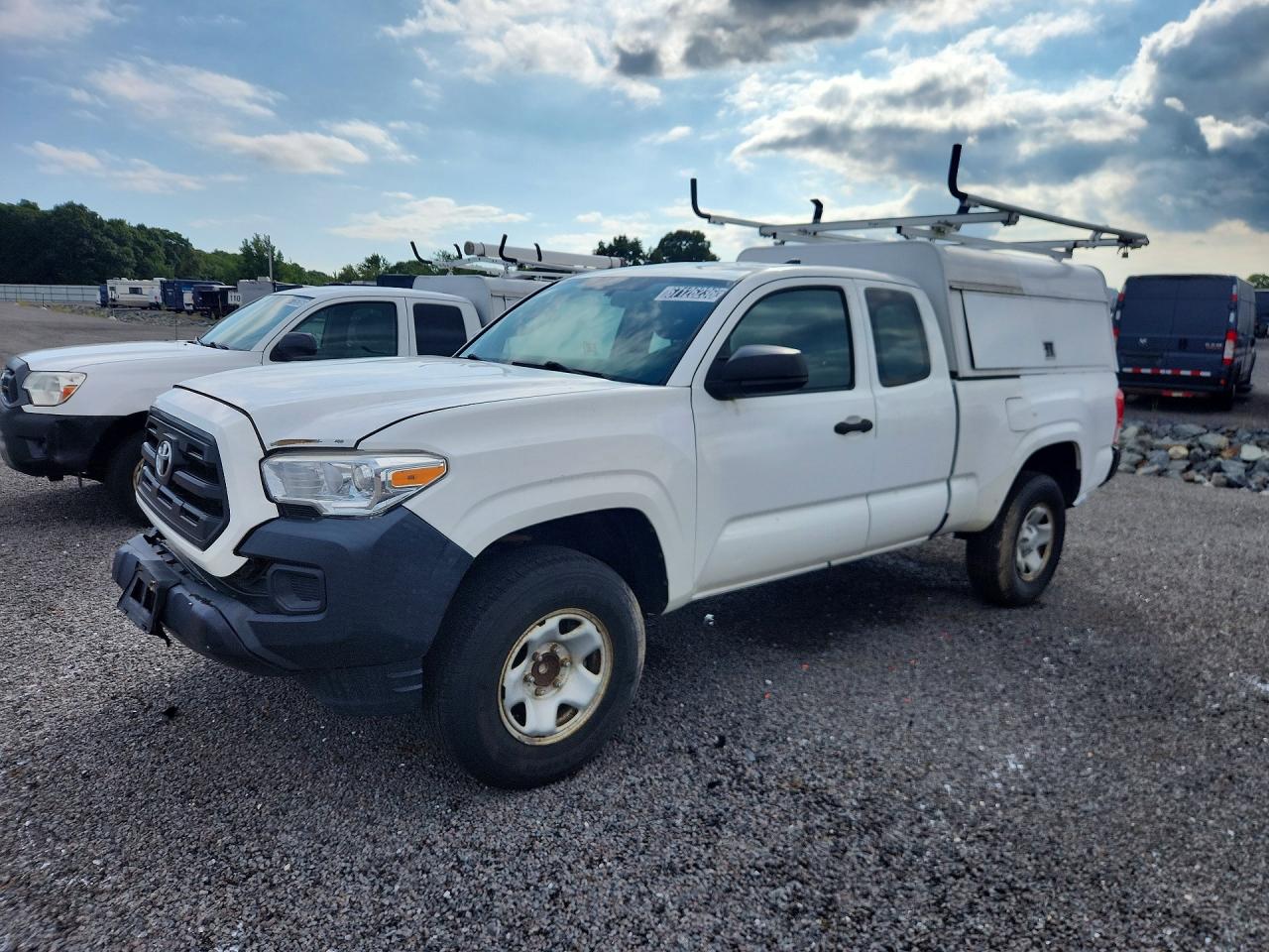 2016 TOYOTA TACOMA SR/SR5 — Front 3/4