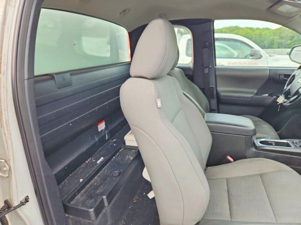 2016 TOYOTA TACOMA SR/SR5