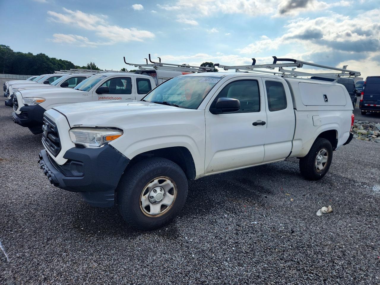 2017 TOYOTA TACOMA SR/SR5 — Front 3/4