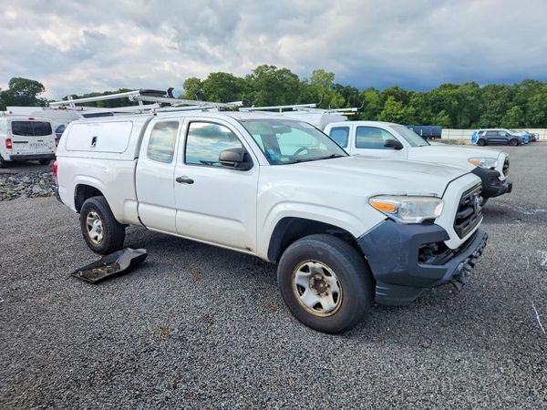 2017 TOYOTA TACOMA SR/SR5 — Passenger 3/4