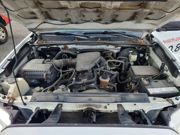2017 TOYOTA TACOMA SR/SR5 — Engine bay