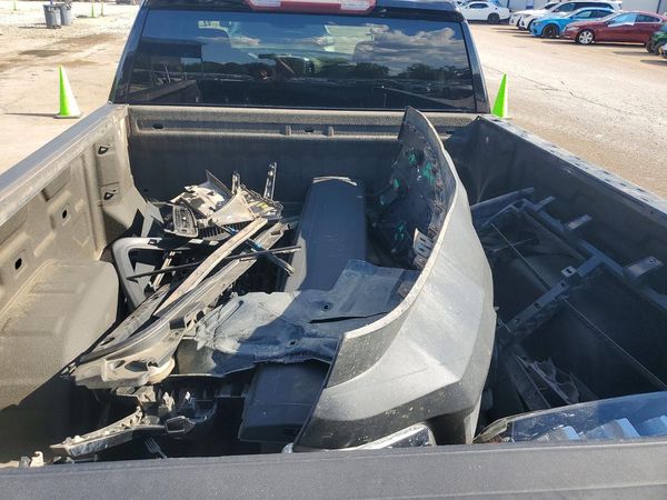 2019 CHEVROLET SILVERADO LT — LOOS