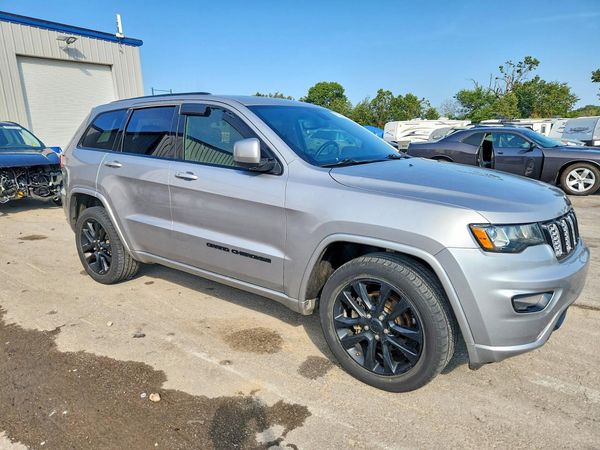 2020 JEEP GRAND CHEROKEE Laredo