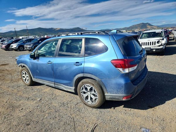 2022 SUBARU FORESTER