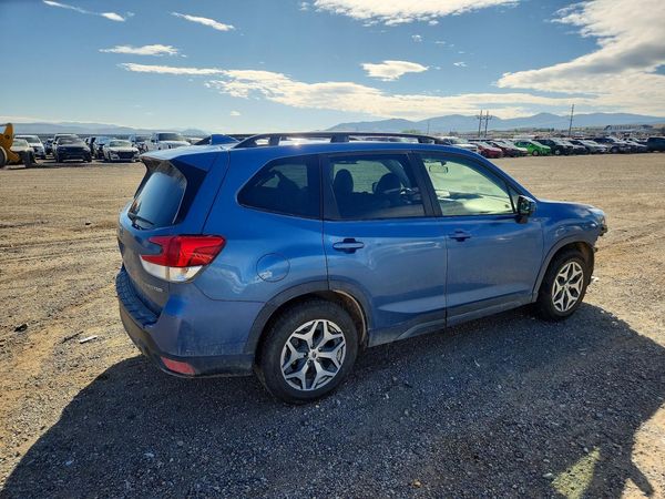 2022 SUBARU FORESTER