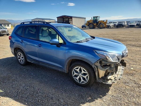 2022 SUBARU FORESTER
