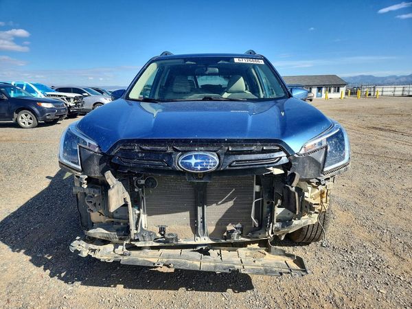 2022 SUBARU FORESTER