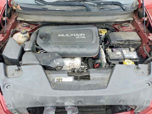 2017 JEEP CHEROKEE — Engine bay